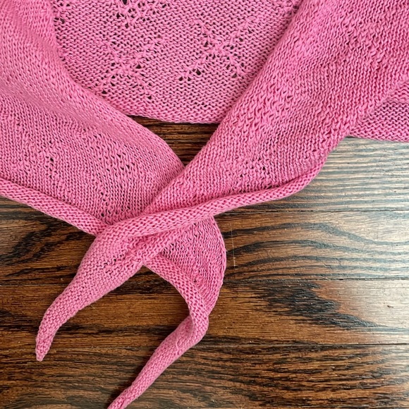 NWOT Women’s Gap size xs shrug w/sleeves. Beautiful pink shade. Ties in front. - Picture 4 of 7